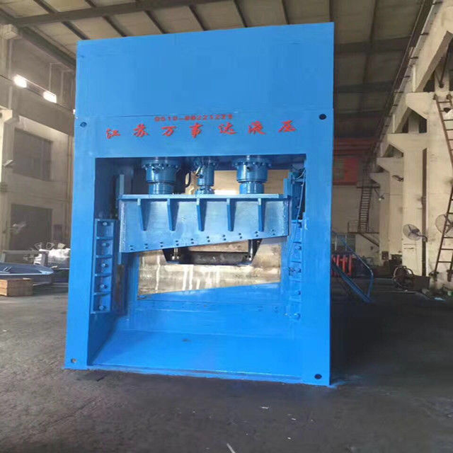 GLC4-27 Gantry Shear Recycling Rubber Powder Machine 2t /Min